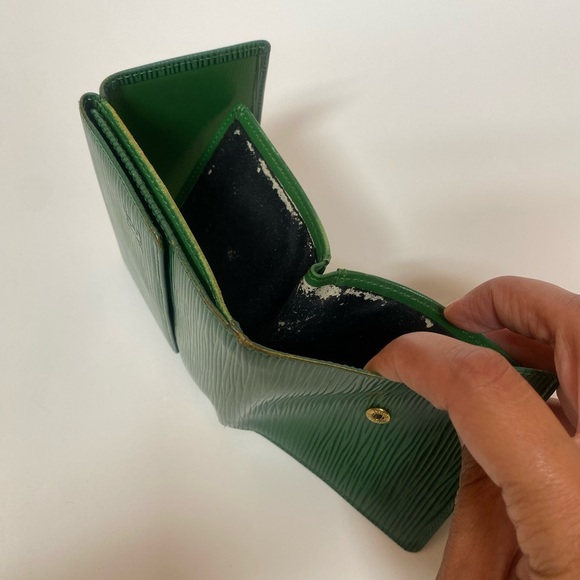 Louis Vuitton Epi Wallet - Picture 5 of 6